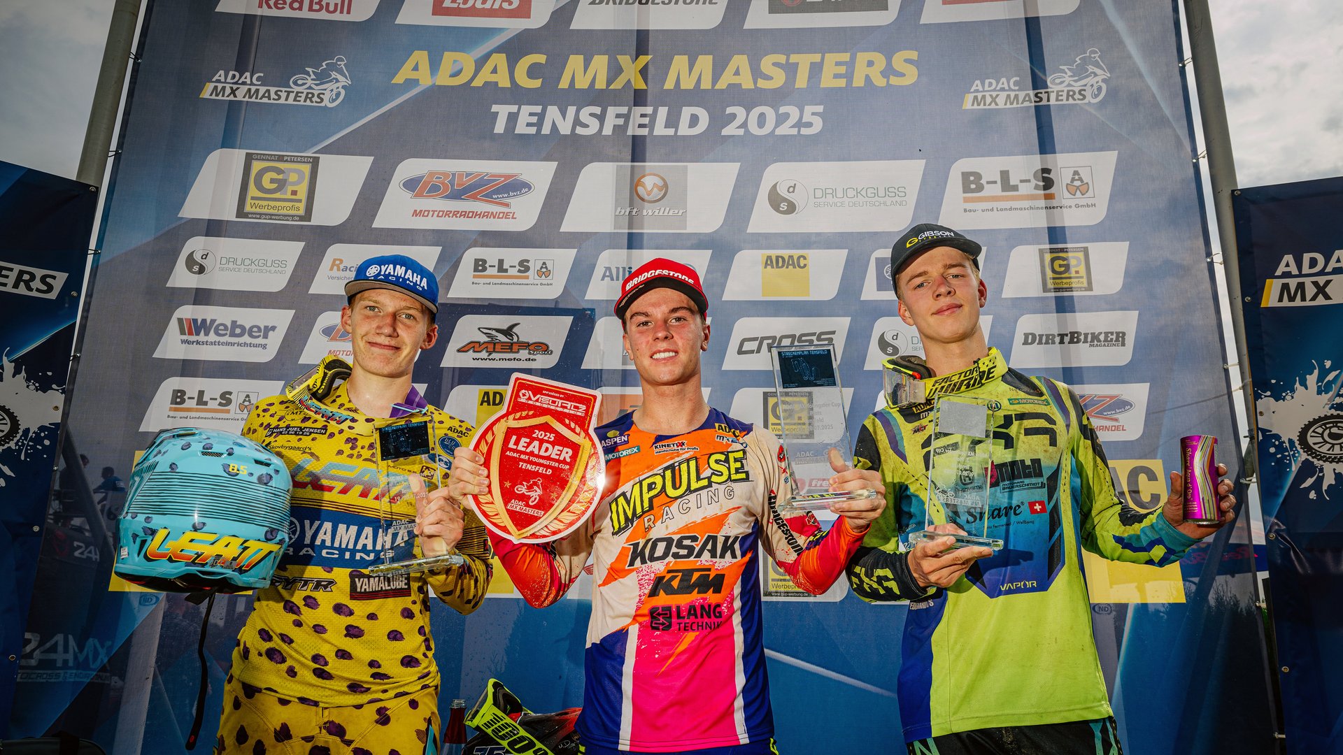 Das ADAC MX Youngster Cup Podium in Tensfeld (v.l.): Skovbjerg, der neue Tabellenführer Mesters und Fredsoe